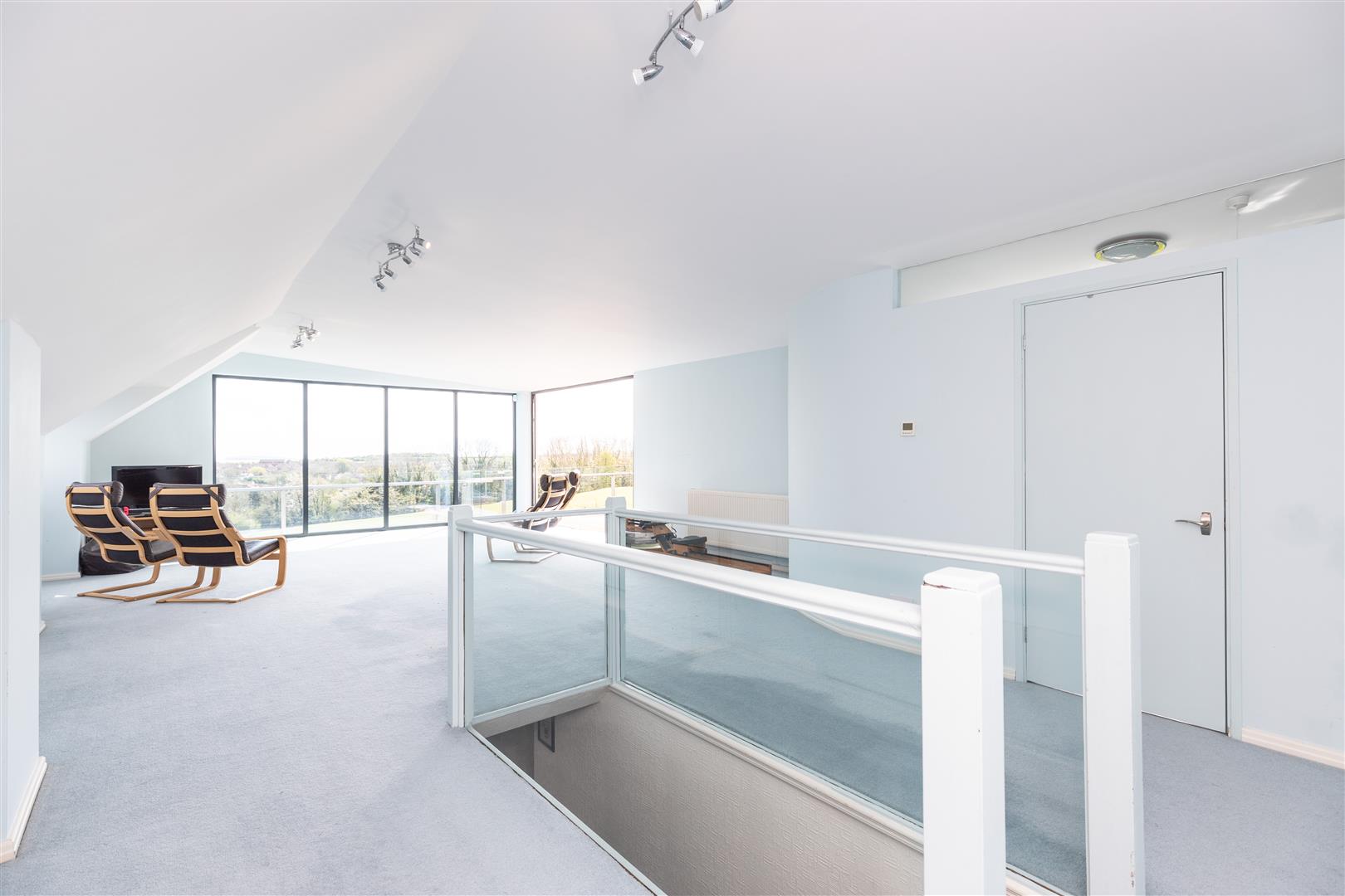 19 Chantry Rise, Penarth, Vale of Glamorgan, CF64 5RS